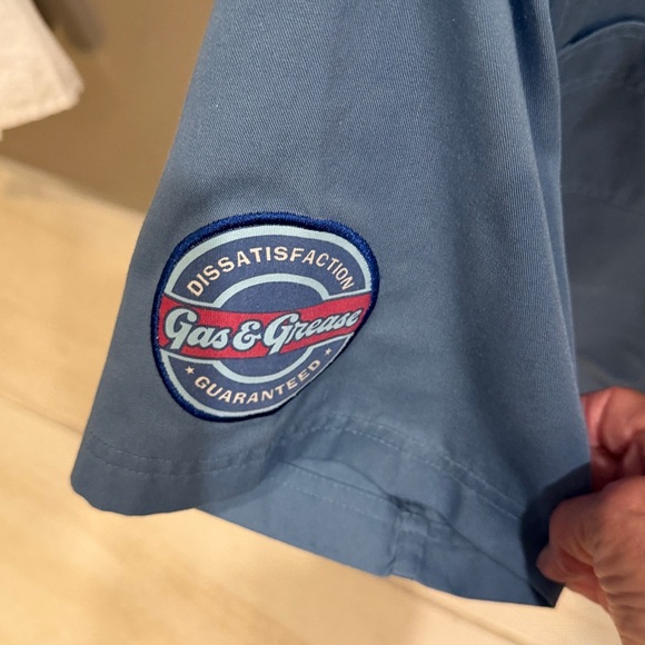 Disney Blue Grumpy's Gas & Grease Men's Shirt vintage size Med - Picture 5 of 8